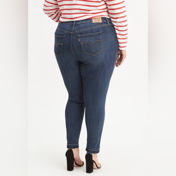 Size 29x30 Women’s Levi’s Jeans #1598 - Picture 9 of 13